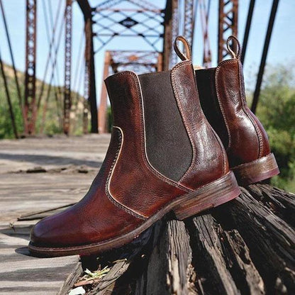 LM | Supportive, fashionable orthopaedic shoes