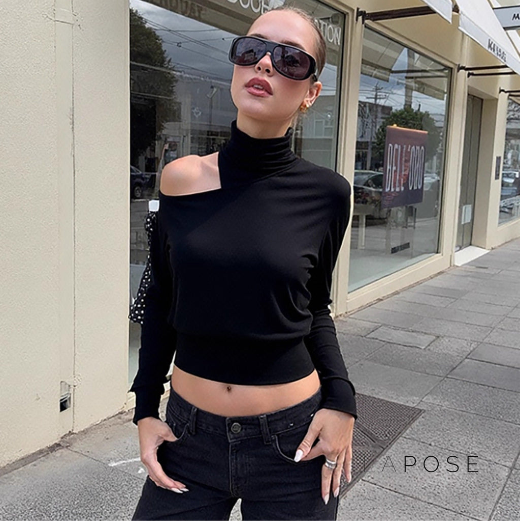 Effortlessly Elegant Top with a Timeless Design