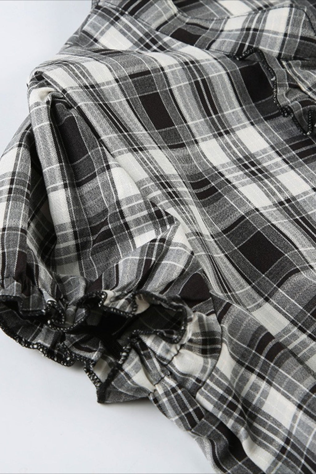 Well Tailored Blouse with a Graceful Silhouette