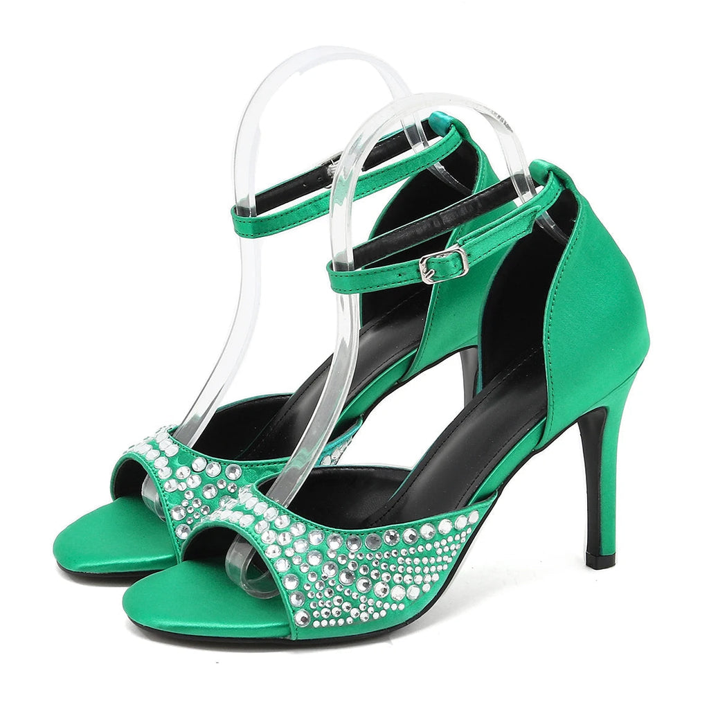 Beautifully Finished Heels in a Timeless Design