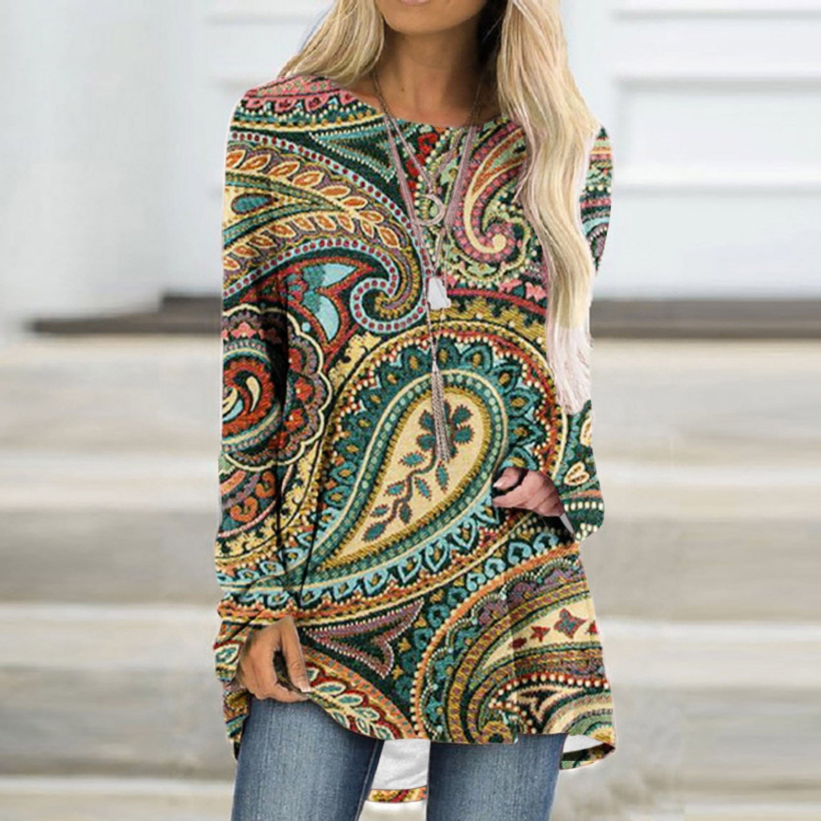 LM | Elegant sweater with mandala print