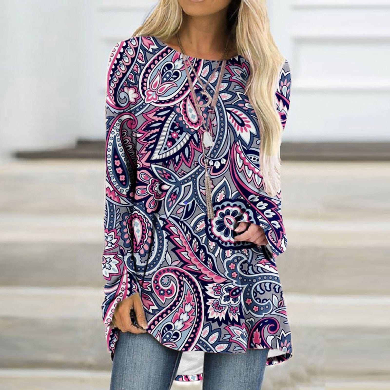 LM | Elegant sweater with mandala print