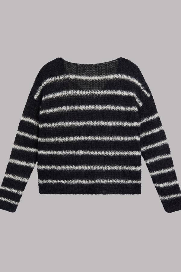 Elegantly Designed Jumper