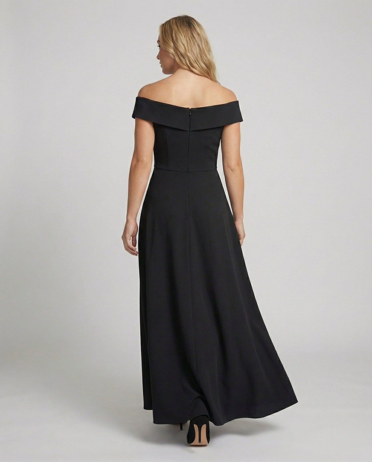 Gracefully Designed Garment
