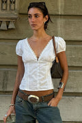 Effortlessly Elegant Blouse with a Timeless Design
