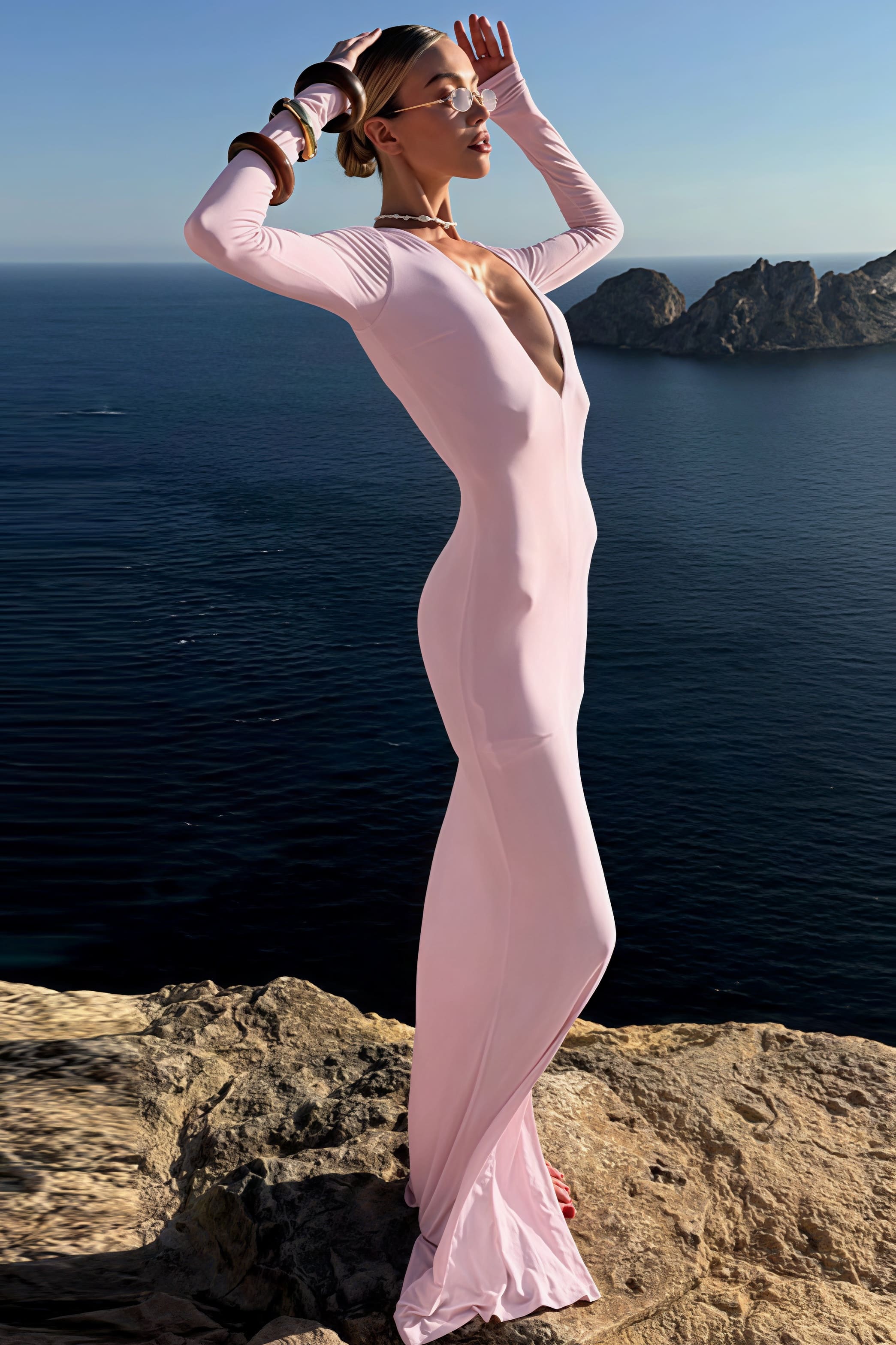 Well Tailored Dress with a Graceful Silhouette