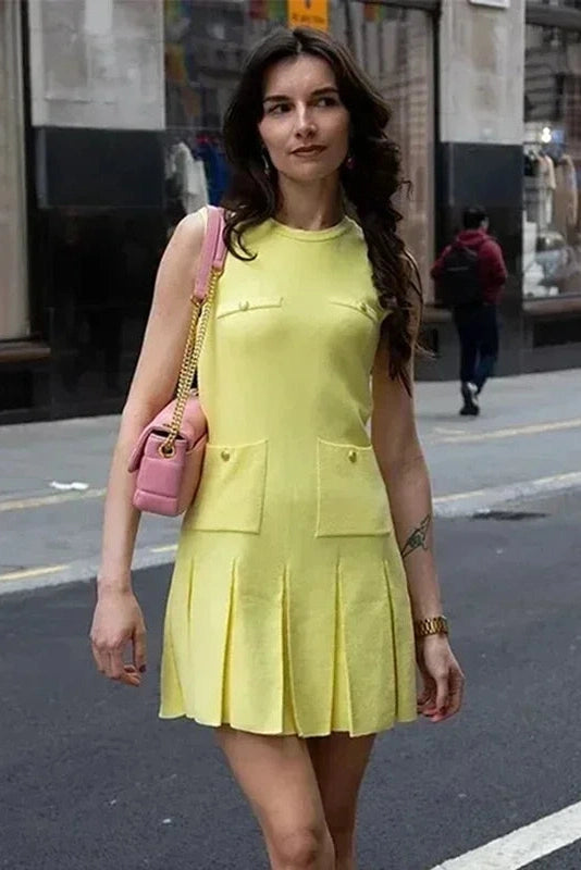 Well Tailored Dress with a Graceful Silhouette