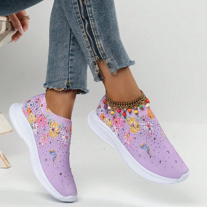 LM | Stylish, breathable slip-on sneakers