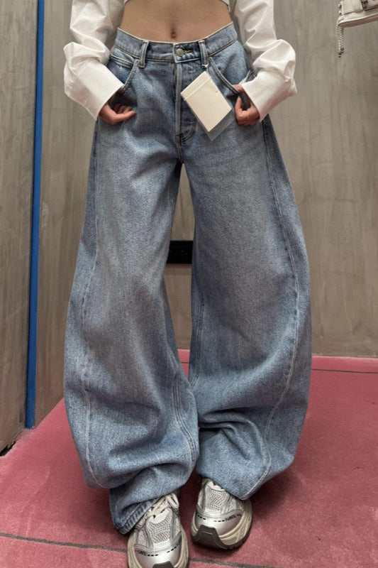 Well Tailored Garment with a Graceful Silhouette