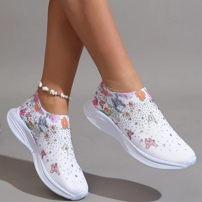 LM | Stylish, breathable slip-on sneakers