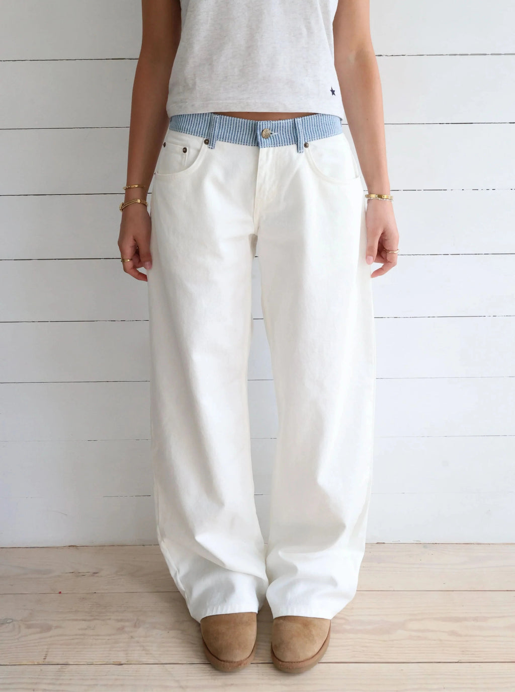 Effortlessly Elegant Garment with a Timeless Design