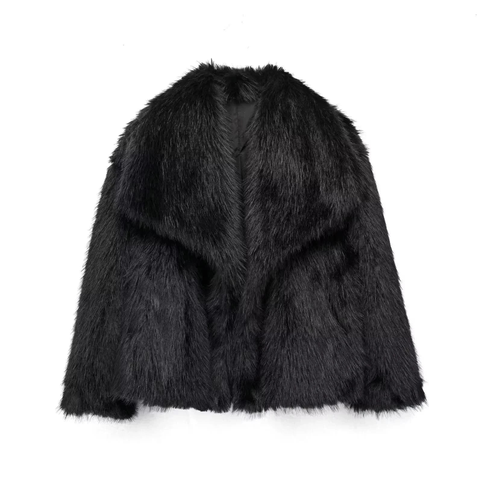 Beautifully Finished Coat in a Timeless Design