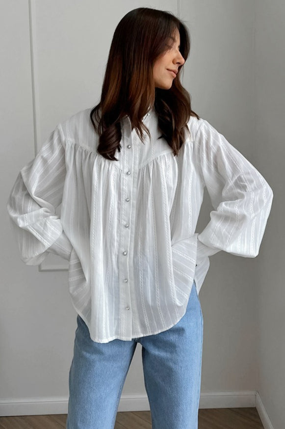 Elegantly Styled Blouse for Everyday Wear