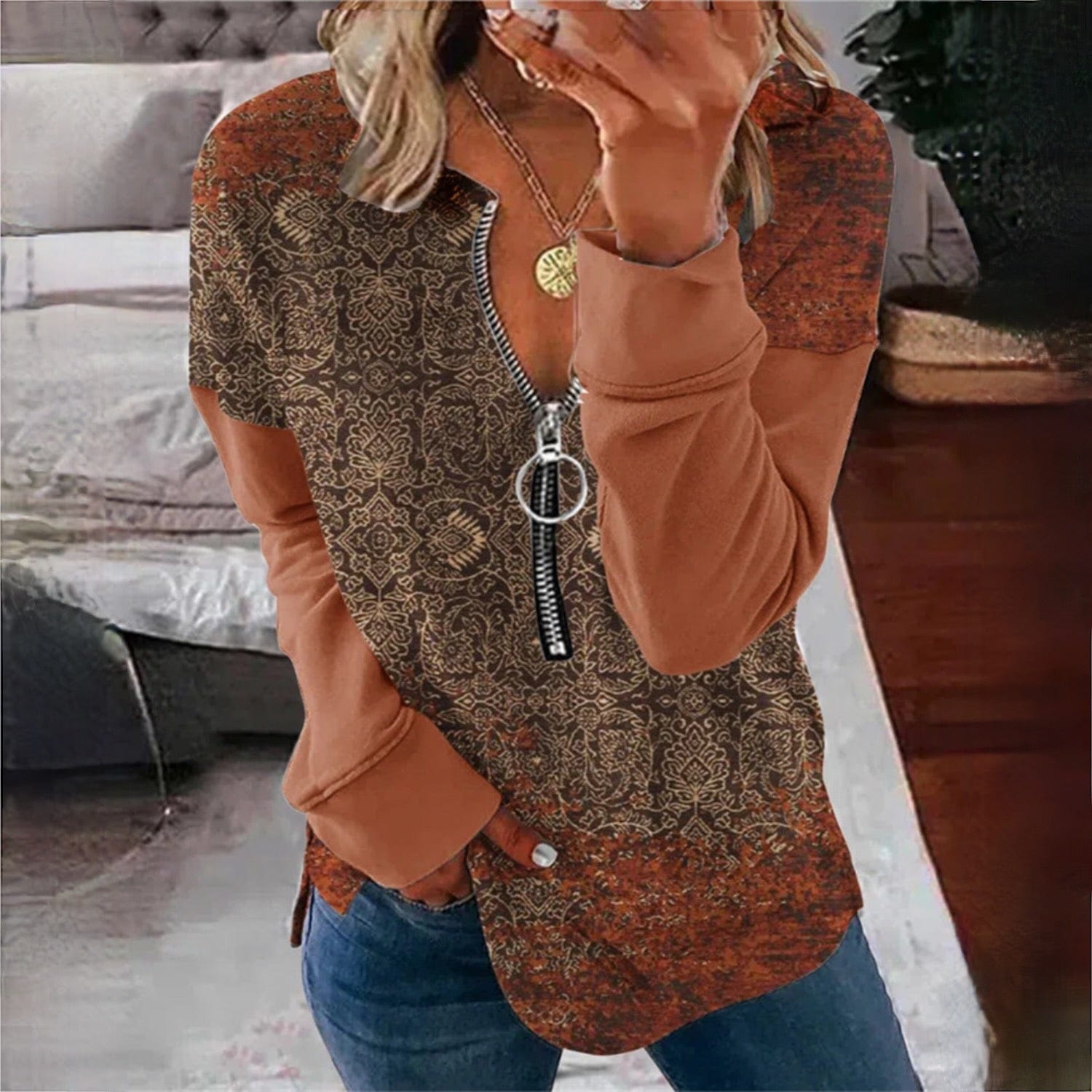 LM | Aesthetic print sweater