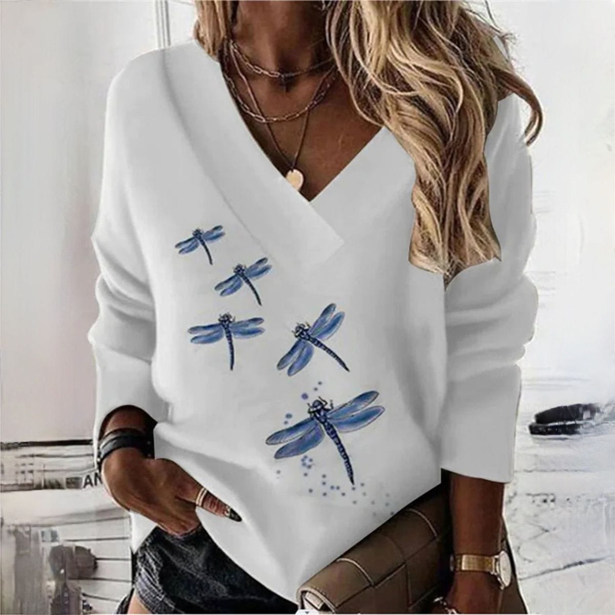 LM | Elegant dragonfly sweater