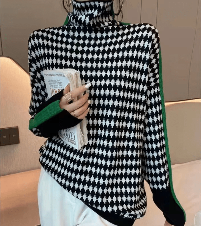 LM | Elegant sweater with black and white check pattern