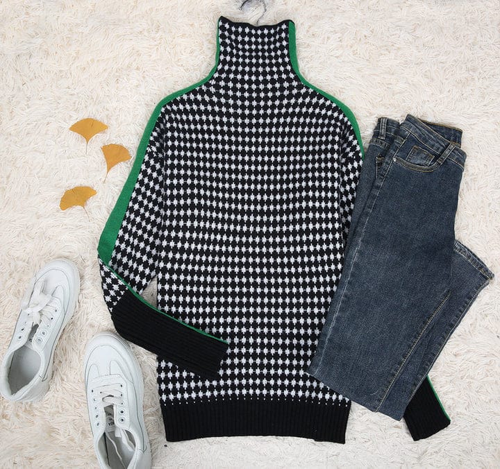 LM | Elegant sweater with black and white check pattern