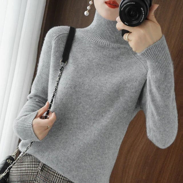 LM | Stylish turtleneck sweater