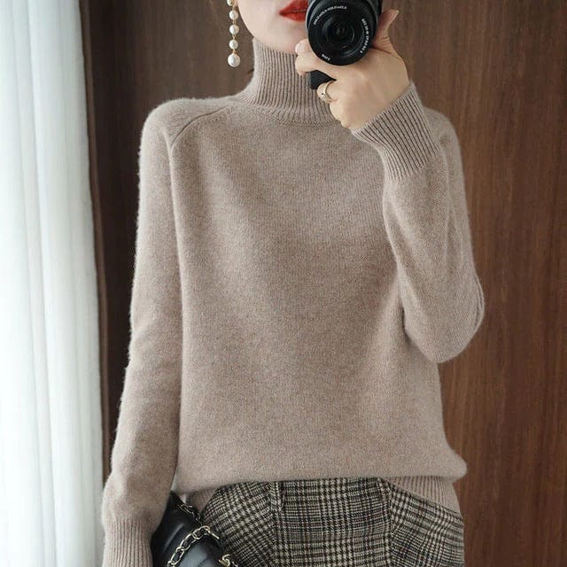 LM | Stylish turtleneck sweater
