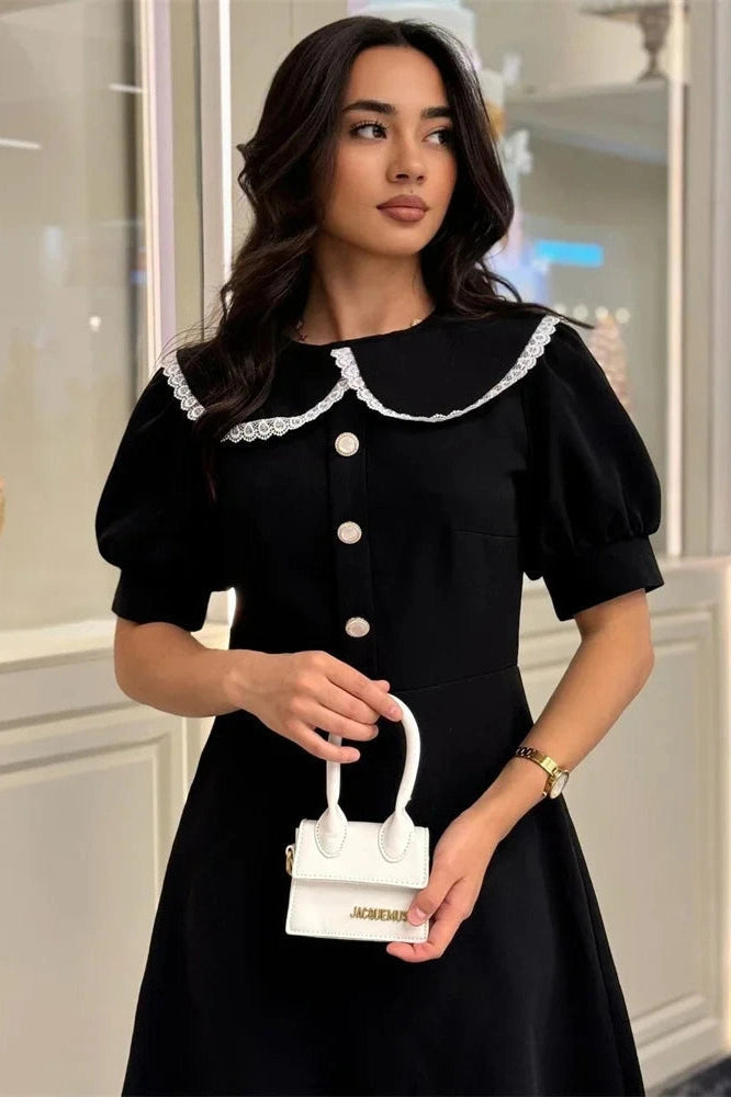 Effortlessly Elegant Dress with a Timeless Design