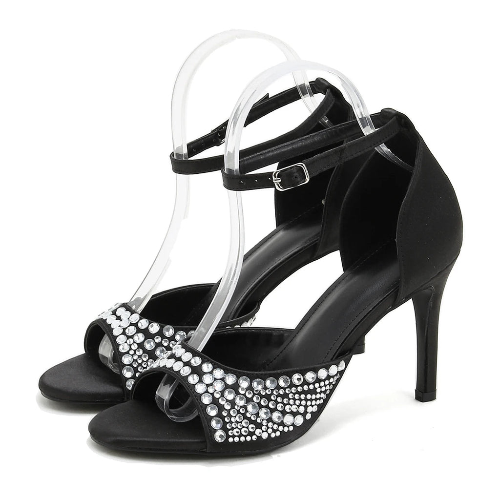 Beautifully Finished Heels in a Timeless Design
