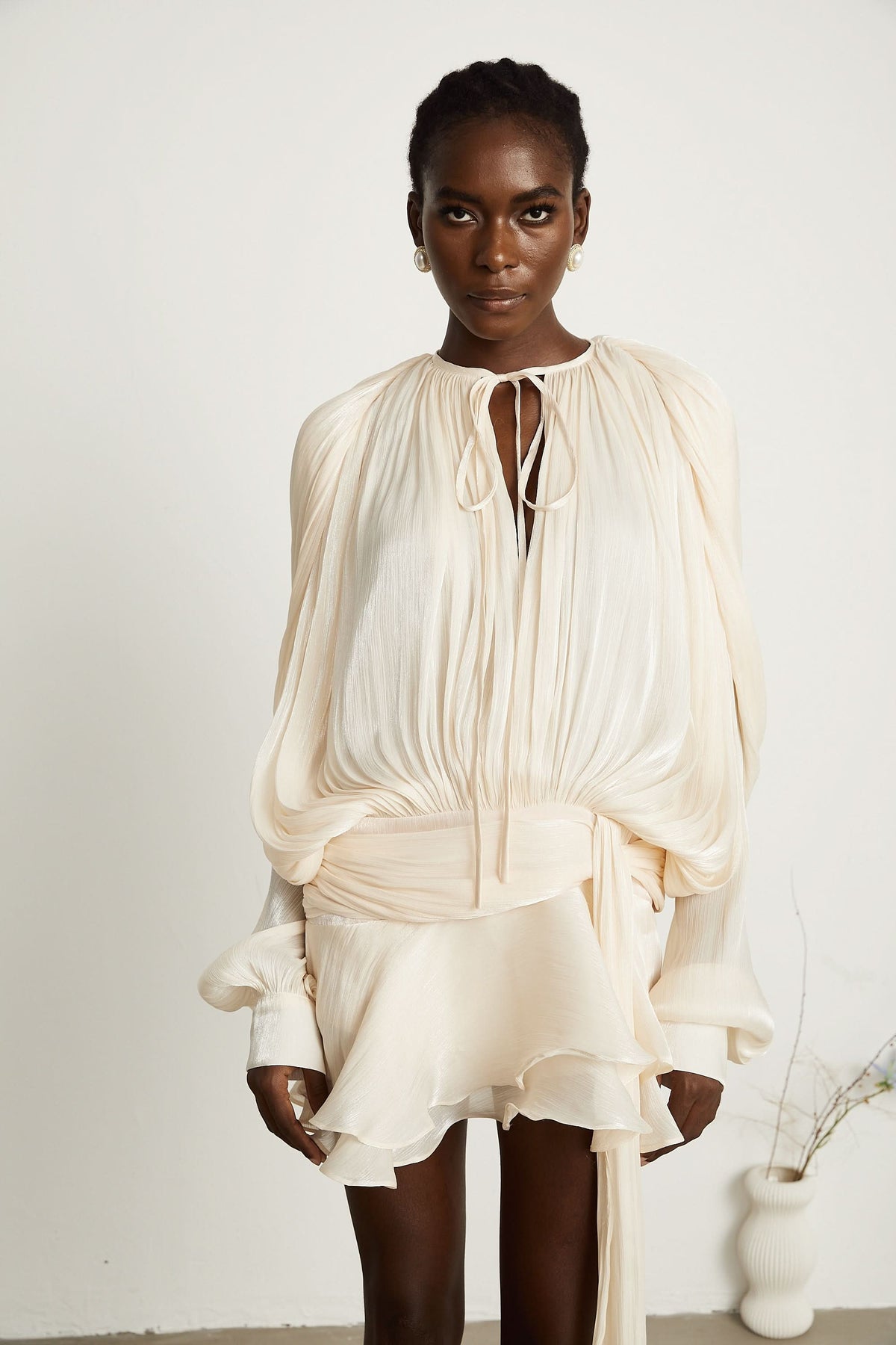 Effortlessly Elegant Dress with a Timeless Design