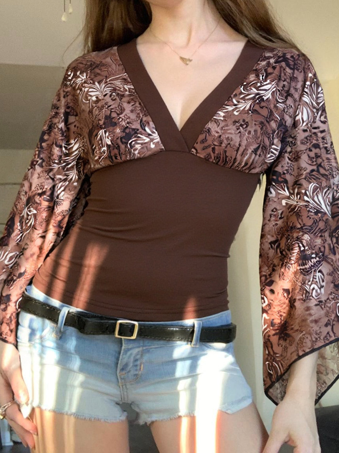 Well Tailored Top with a Graceful Silhouette