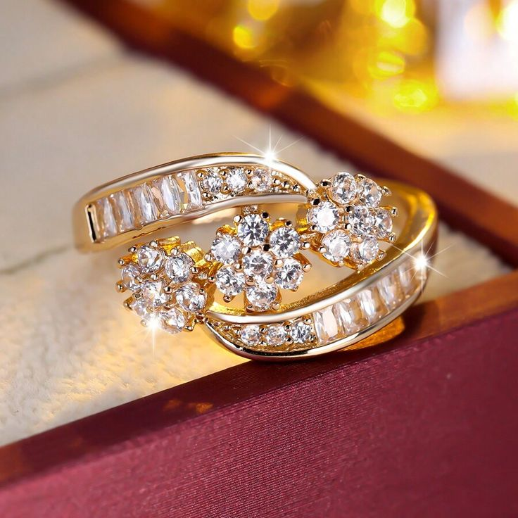 Irregular Spiral Zirconia Gold Ring