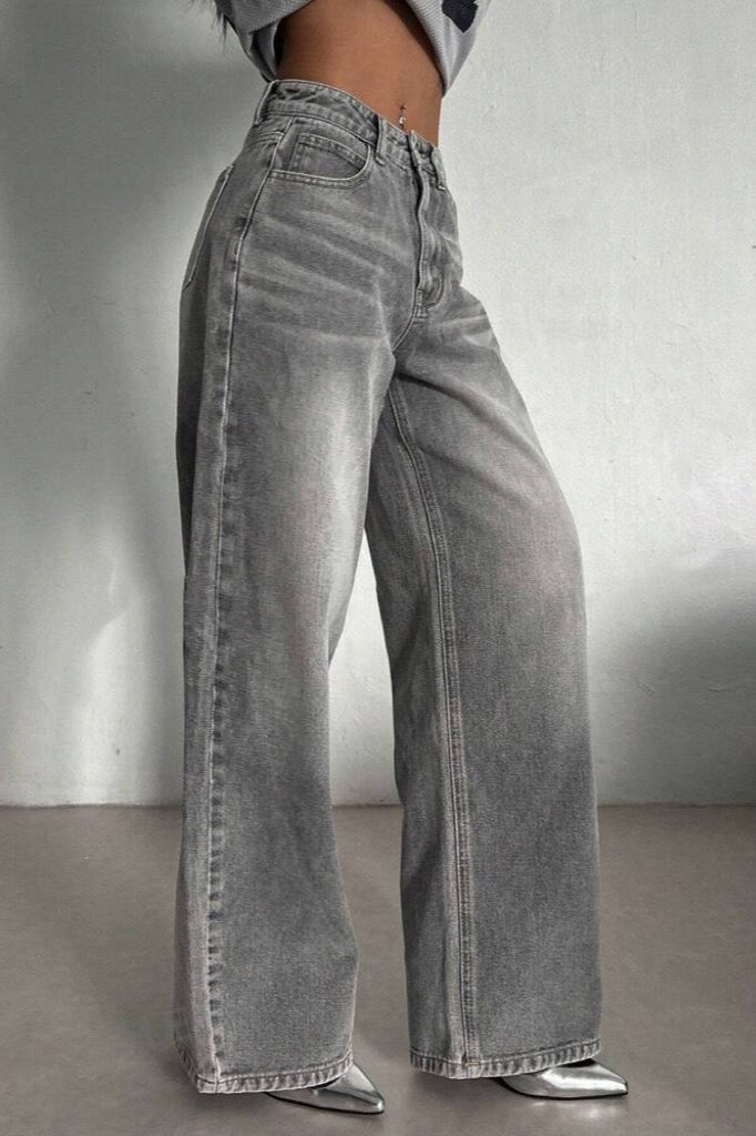 Well Tailored Garment with a Graceful Silhouette
