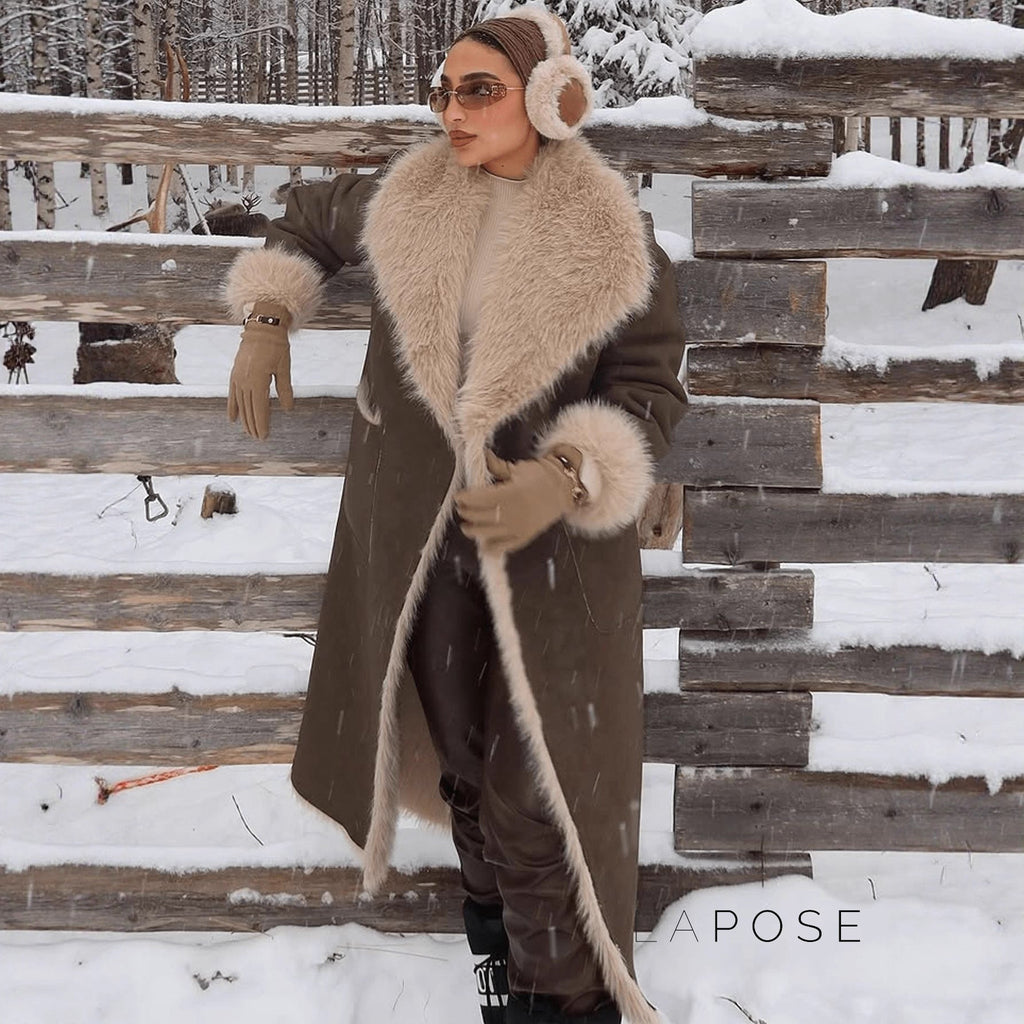 Beautifully Finished Coat in a Timeless Design