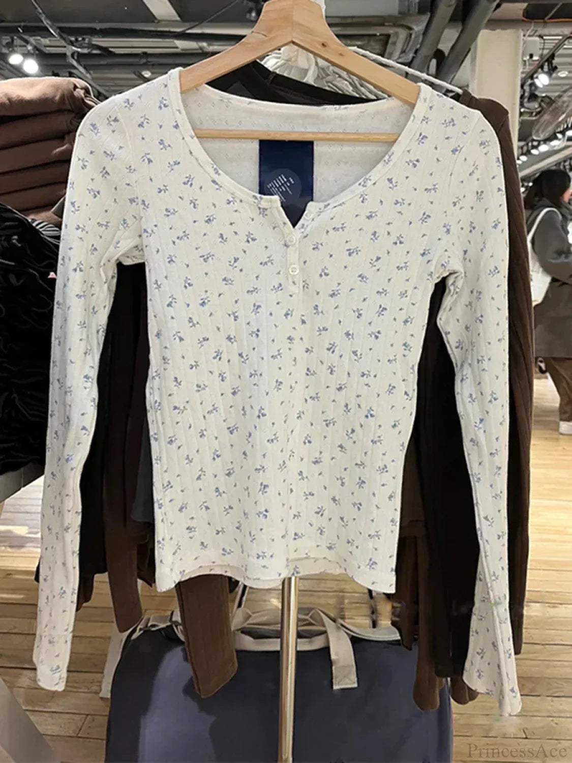 Blue floral print