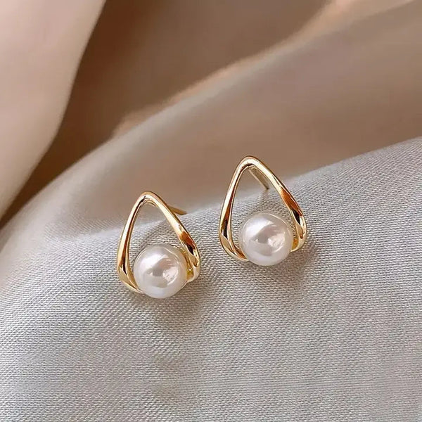 1+1 Offer: Triangular Hollow Earrings With Pearls + Adjustable Bracelet With Golden Charms
