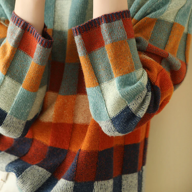 Elegantly Designed Pullover