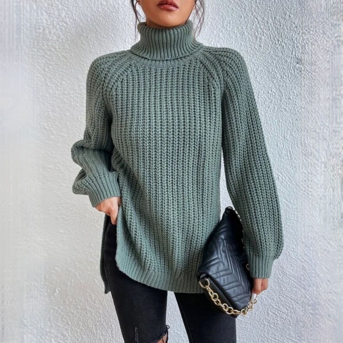 LM | Fashionable green turtleneck sweater