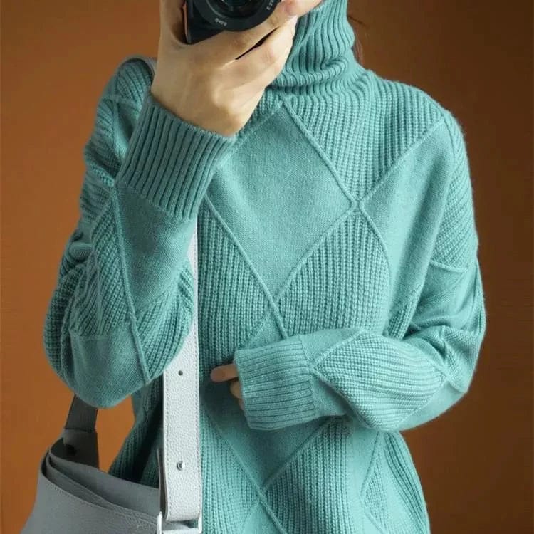 LM | Stylish turtleneck sweater