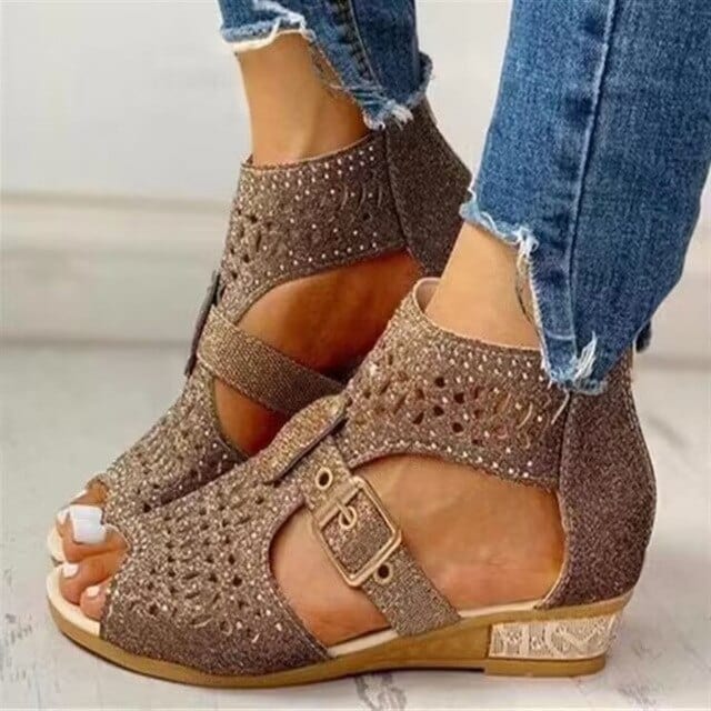 LM | Orthopaedic sandals with low heel
