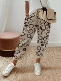 Beige mit Kreisdruck