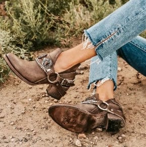 LM | Chunky Mid Heel Vintage Shoes